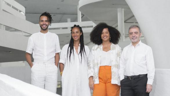 equipo de curadores de la 35ª Bienal de São Paulo