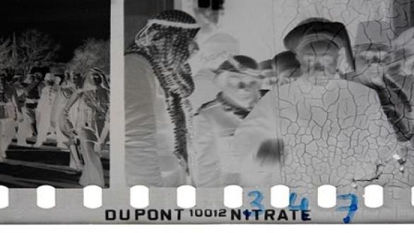 Akram Zaatari, The Body of Film, 2017. Primer plano de un negativo de 35 mm de Antranick Bakerdjian, Jerusalén, 1950. Cortesía del artista.