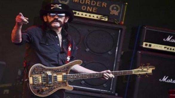 Ian "Lemmy" Kilmister of Motorhead performing in 2015. (© Dylan Martinez / Reuters)
