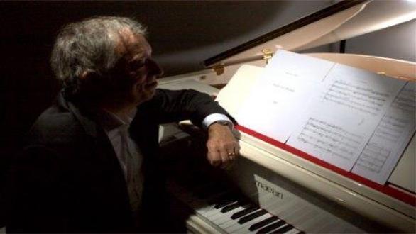 El compositor Michael Fine, quien asistirá al estreno de dos de sus obras en el festival Habana Clasica.